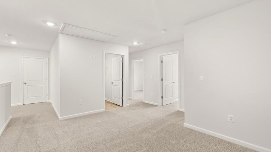 Spacious, unfurnished interior of a new home in Village at Pine Valley, Gainesville (Image 30).