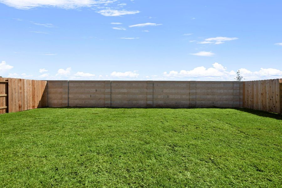 Exterior details and patio area of a home in River Ranch, Dayton (Image 4).