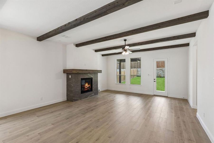 Spacious, unfurnished interior of a new home in Timberbrook, Justin (Image 18). Spacious, unfurnished interior of a new home in Timberbrook, Justin (Image 18).