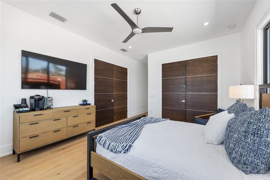 Furnished interior view inside a new home in , St. Petersburg (Image 31).