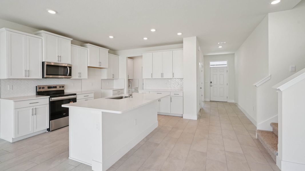 Representative furnished interior of a home built from the Hemingway by D.R. Horton in Sandal Key, Weeki Wachee (Image 18).