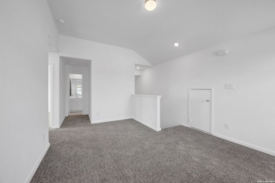 Spacious, unfurnished interior of a new home in Greenspoint Heights, Seguin (Image 16).