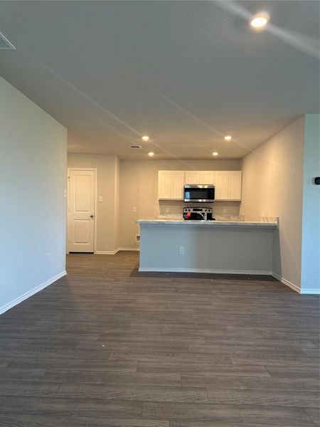 Spacious, unfurnished interior of a new home in Santa Fe, Cleveland (Image 9). Spacious, unfurnished interior of a new home in Santa Fe, Cleveland (Image 9).