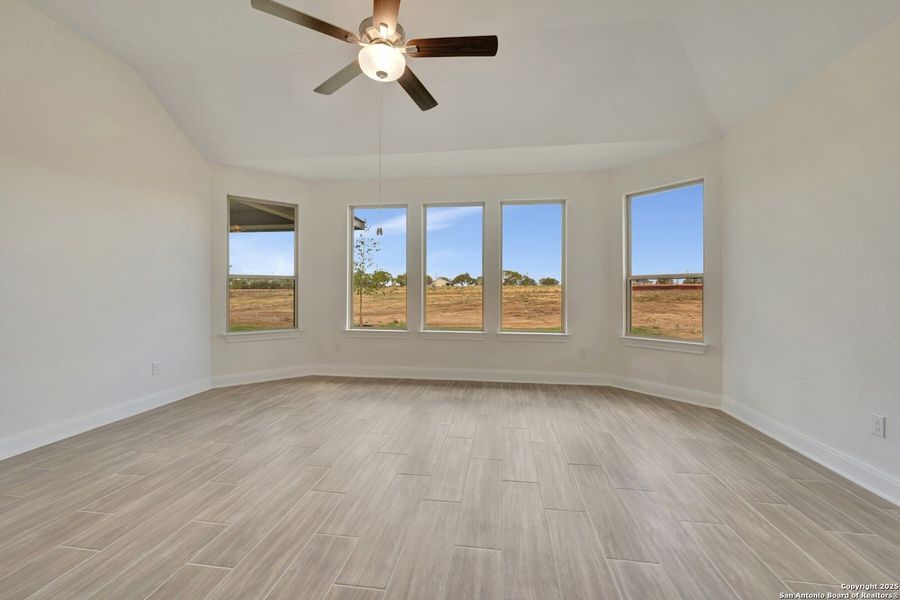 Spacious, unfurnished interior of a new home in Preserve at Annabelle Ranch, San Antonio (Image 20).