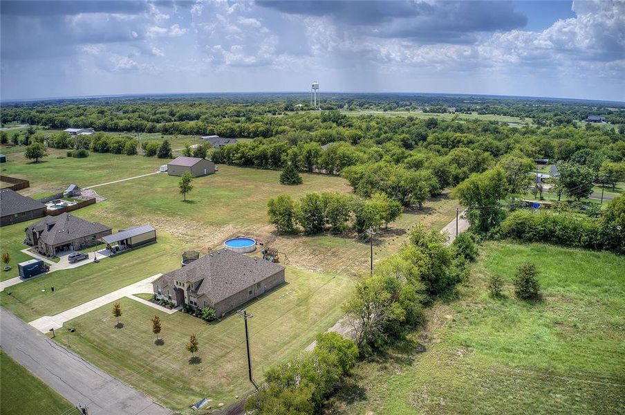 Image 33 of a home in . Image 33 of a home in .