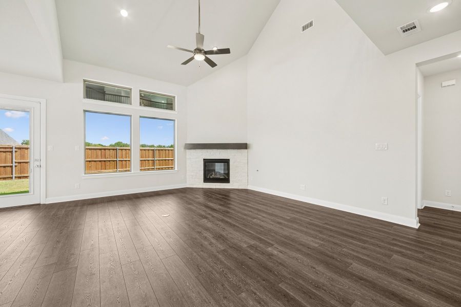 The Juno - Family Room