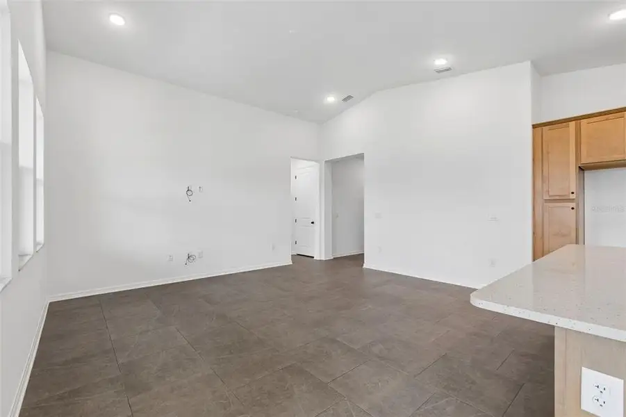 Spacious, unfurnished interior of a new home in Isles at Bayview, Parrish (Image 54). Spacious, unfurnished interior of a new home in Isles at Bayview, Parrish (Image 54).