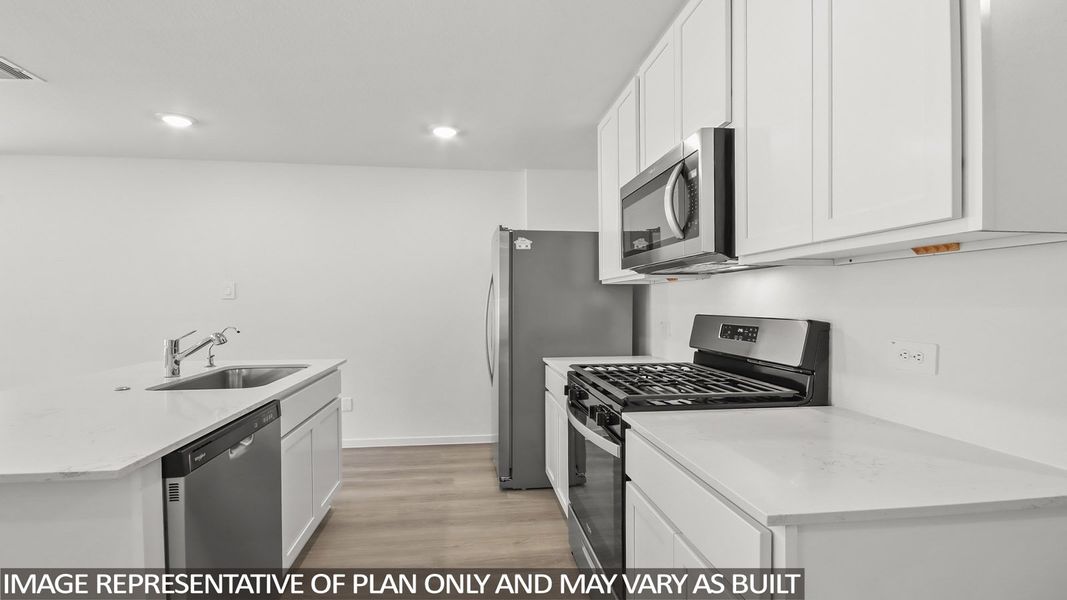 Furnished interior view inside a new home in Silverthorne, Conroe (Image 4).
