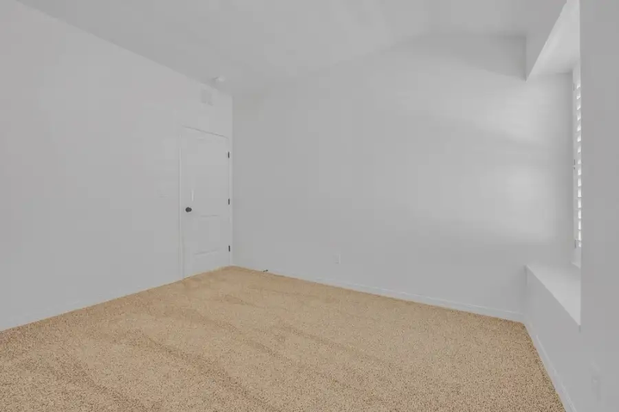 Spacious, unfurnished interior of a new home in Crossland, Clint (Image 19).