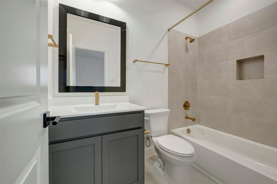 Furnished interior view inside a new home in Pomona 45' Homesites, Manvel (Image 13).