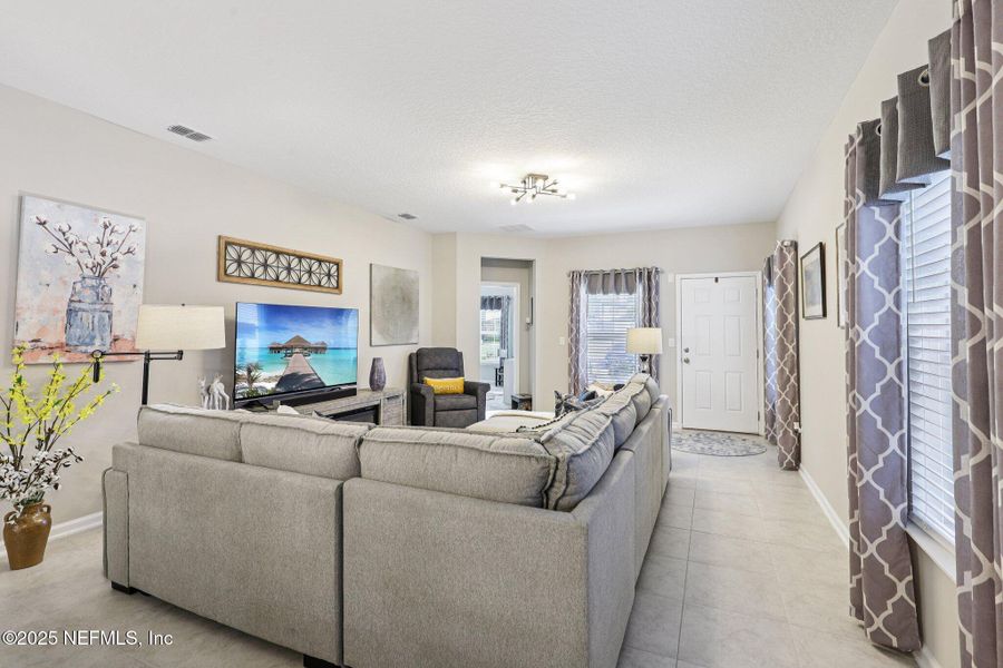 Furnished interior view inside a new home in Tributary, Yulee (Image 24). Furnished interior view inside a new home in Tributary, Yulee (Image 24).
