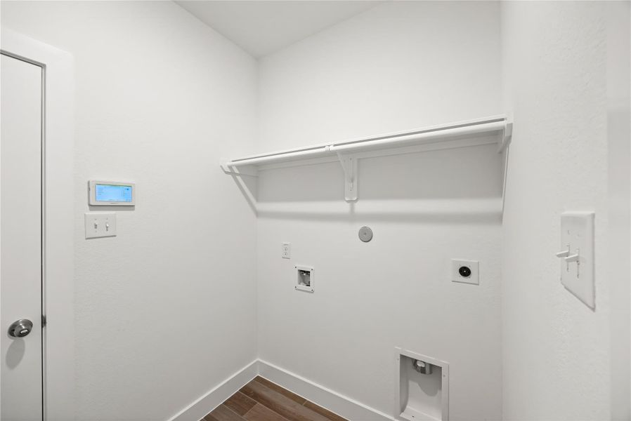 Spacious, unfurnished interior of a new home in River Ranch Meadows, Dayton (Image 11).