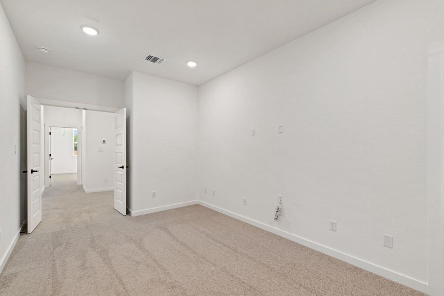Spacious, unfurnished interior of a new home in Heritage, Dripping Springs (Image 48).