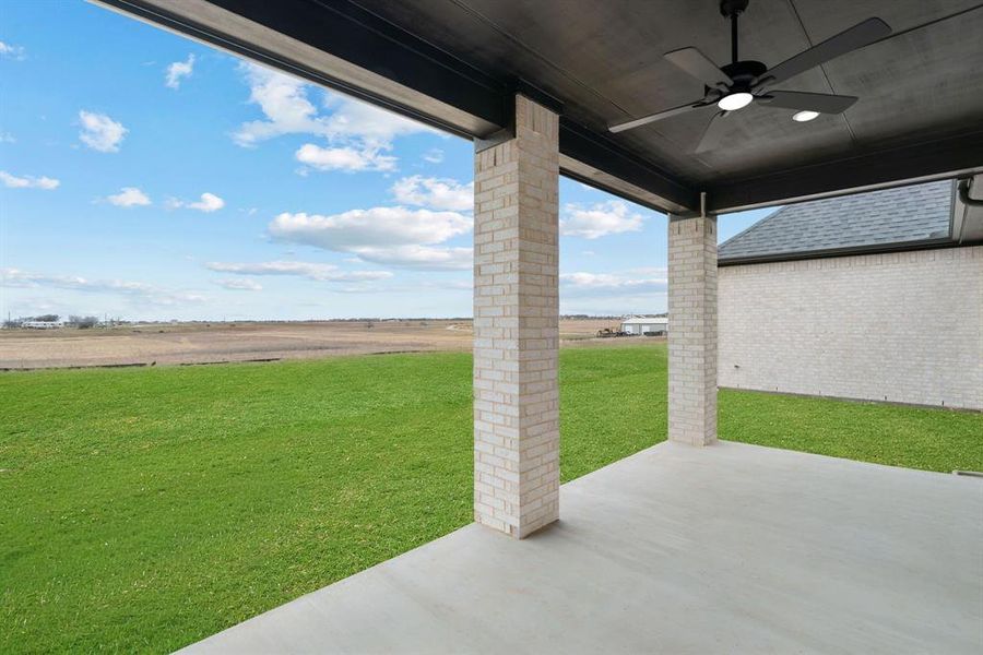 Exterior details and patio area of a home in , Decatur (Image 4).