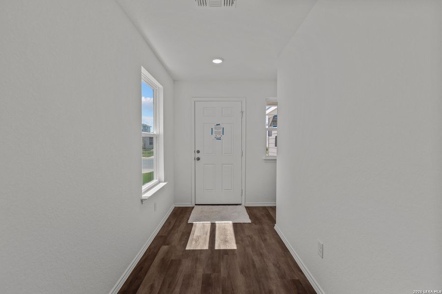 Spacious, unfurnished interior of a new home in The Overlook at Creekside, New Braunfels (Image 22).