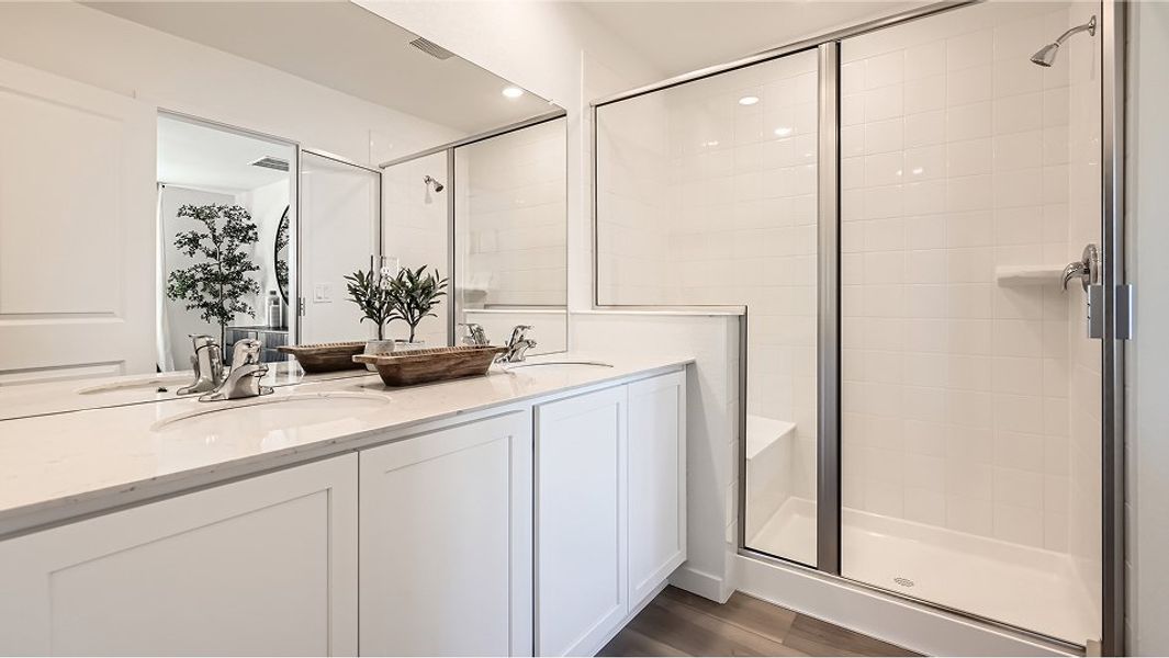 050925 1807 Vibrant II Owners Bath F2