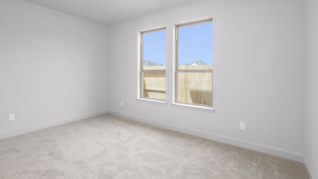 Spacious, unfurnished interior of a new home in Cross Creek West, Fulshear (Image 20).