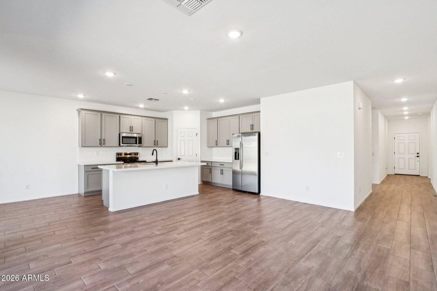 9-web-or-mls-W Bowker St-S2703-009