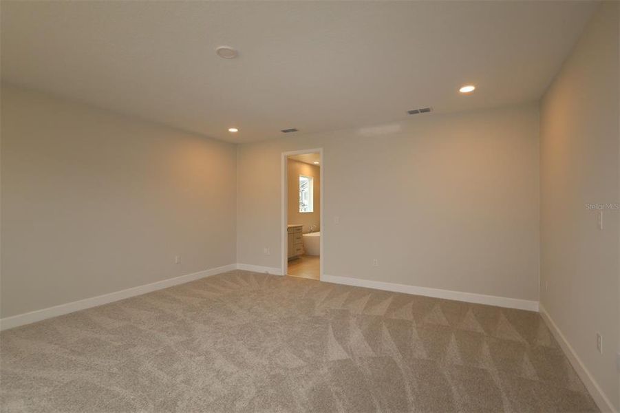 Spacious, unfurnished interior of a new home in Emerson Pointe, Apopka (Image 10). Spacious, unfurnished interior of a new home in Emerson Pointe, Apopka (Image 10).