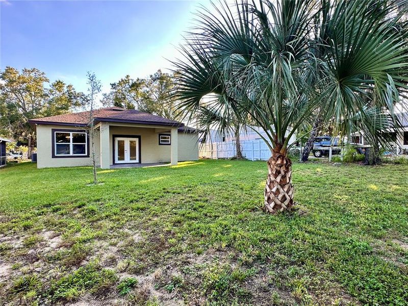 Exterior details and patio area of a home in , Lake Wales (Image 3).