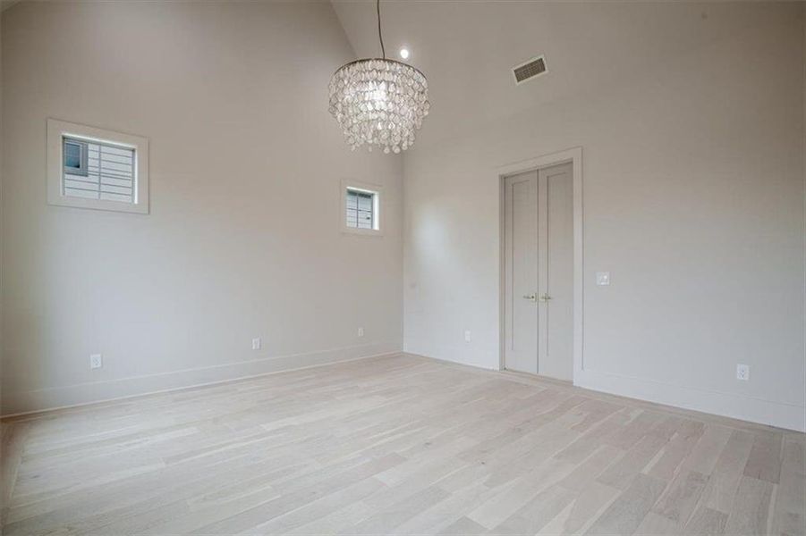 Spacious, unfurnished interior of a new home in Gardens at Arbor Springs, Newnan (Image 24).