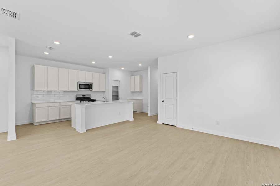 Spacious, unfurnished interior of a new home in Hightop Ridge, Converse (Image 18).