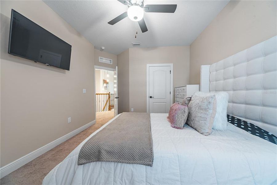 Furnished interior view inside a new home in Reunion Village, Kissimmee (Image 5).