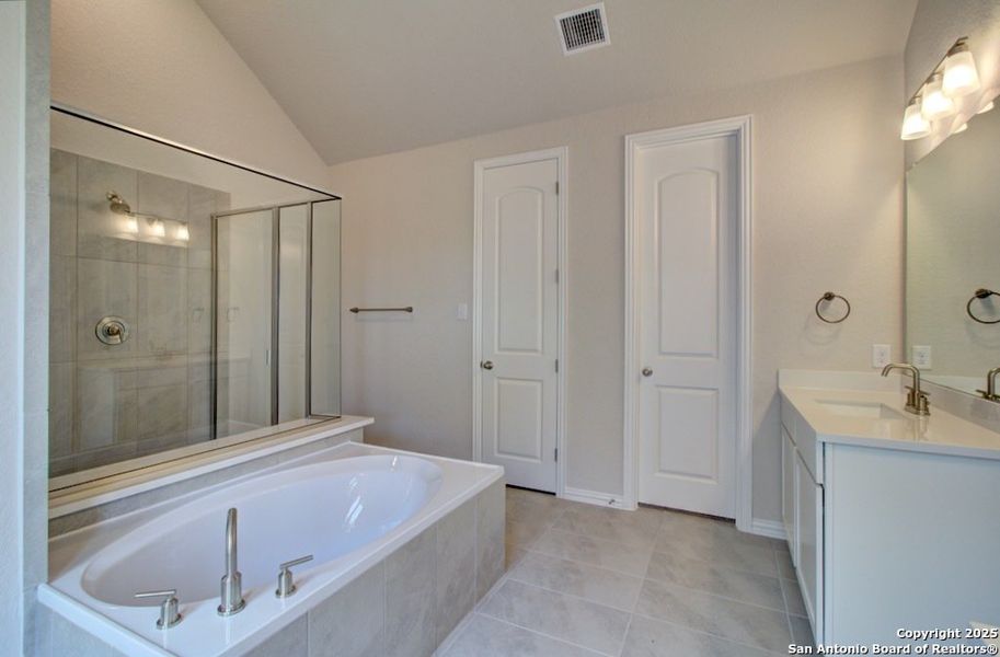 Furnished interior view inside a new home in Veranda, San Antonio (Image 10). Furnished interior view inside a new home in Veranda, San Antonio (Image 10).