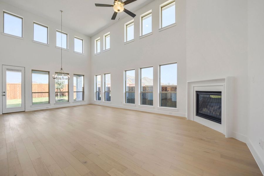 11529 Vesper - Living Area
