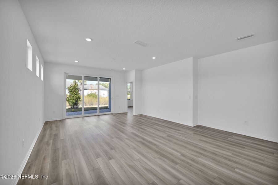 Spacious, unfurnished interior of a new home in Del Webb Wildlight, Yulee (Image 17).