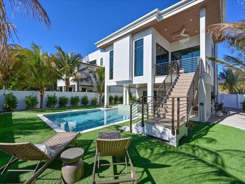 Exterior details and patio area of a home in , Anna Maria (Image 3).