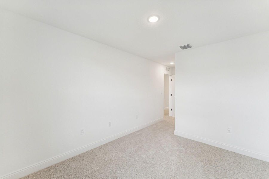 Spacious, unfurnished interior of a new home in , Stuart (Image 23).