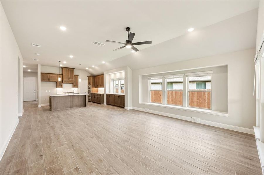 Spacious, unfurnished interior of a new home in Heartland Classic 60, Crandall (Image 30).