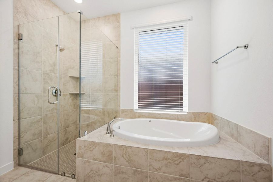 Furnished interior view inside a new home in Meridiana, Iowa Colony (Image 7).