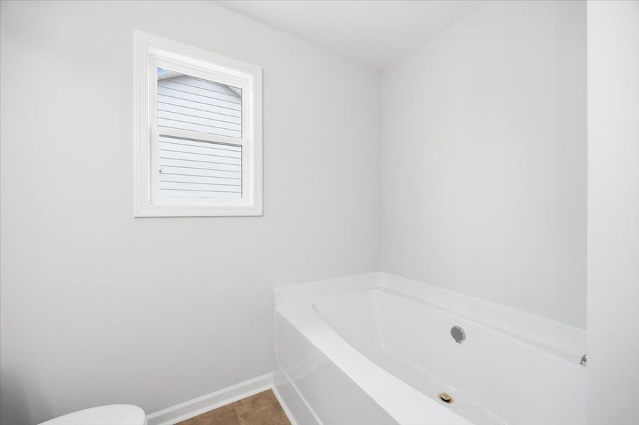 Spacious, unfurnished interior of a new home in Creekside Manor, Thomaston (Image 17).