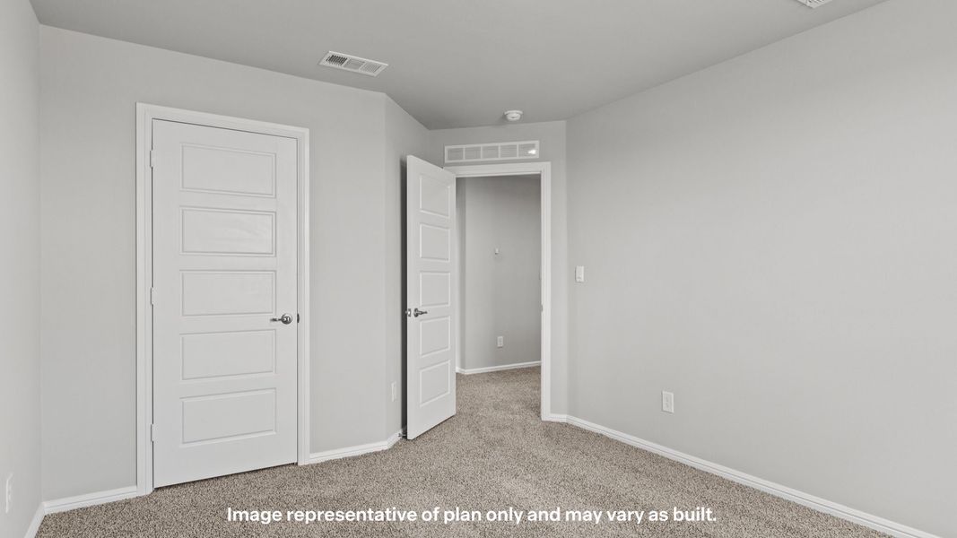 Spacious, unfurnished interior of a new home in Yukon Ridge, Odessa (Image 22).