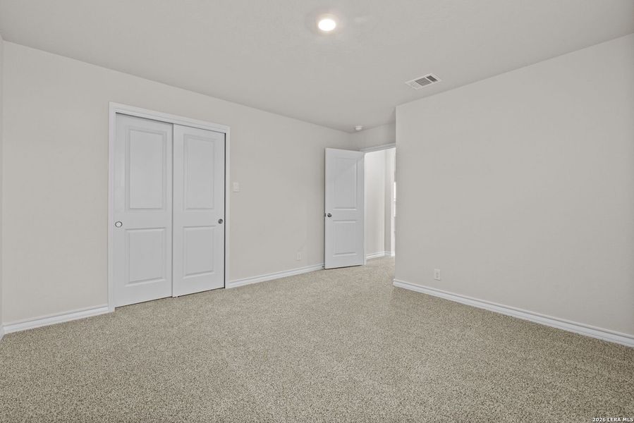 Spacious, unfurnished interior of a new home in Redbird Ranch, San Antonio (Image 18).
