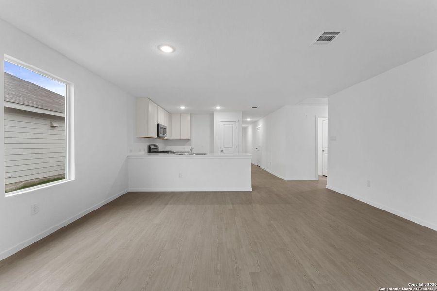 Spacious, unfurnished interior of a new home in Voss Farms: Watermill Collection, New Braunfels (Image 19).