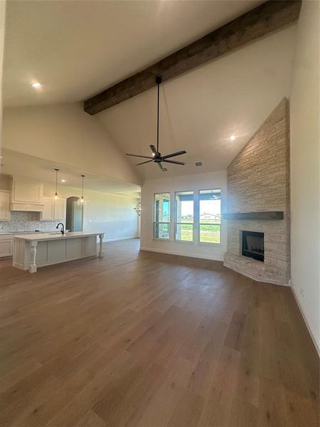 Spacious, unfurnished interior of a new home in , Dish (Image 15).