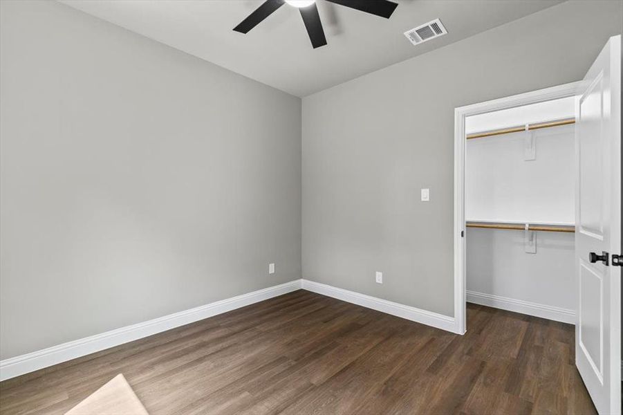 Spacious, unfurnished interior of a new home in , Granbury (Image 20).
