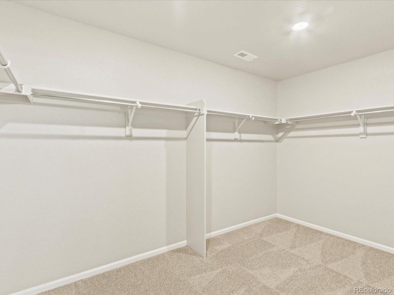 Spacious, unfurnished interior of a new home in Hidden Valley Farm, Severance (Image 11).