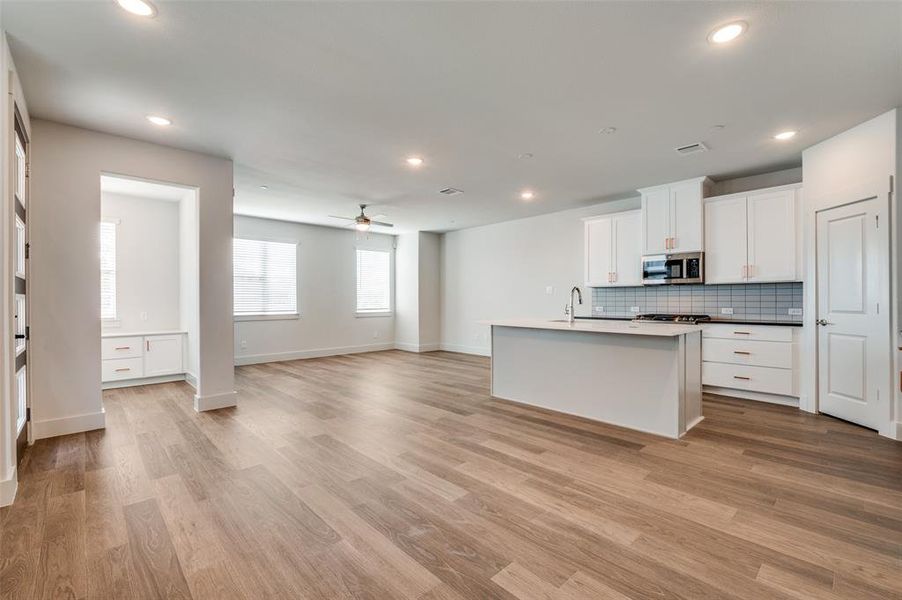 Spacious, unfurnished interior of a new home in Mosaic, Prosper (Image 22).