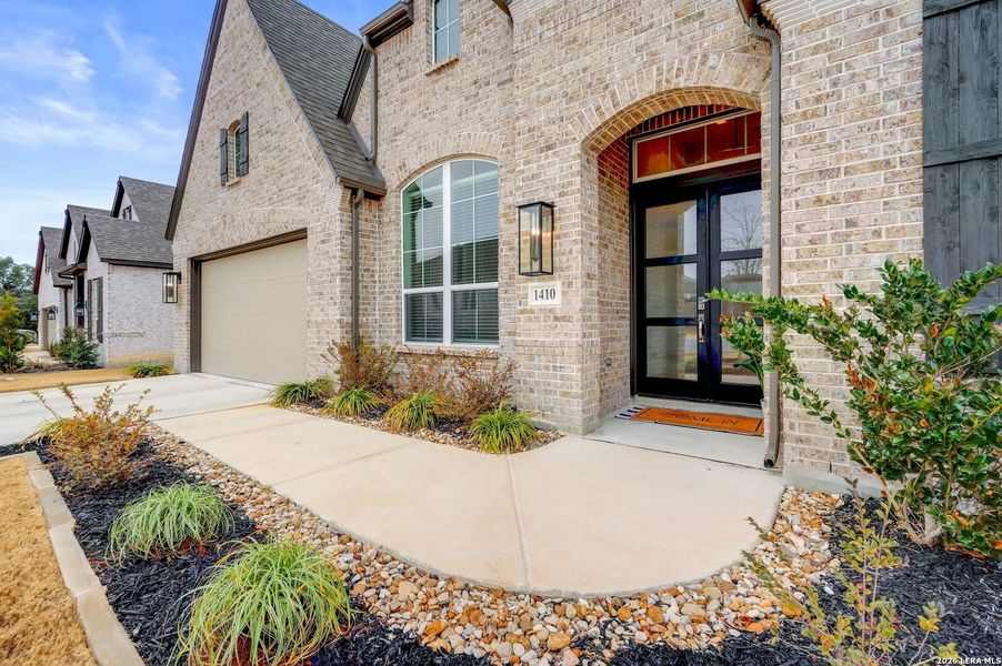 Exterior details and patio area of a home in Ventana, Bulverde (Image 4).