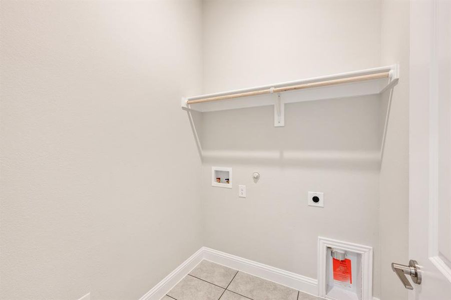 Spacious, unfurnished interior of a new home in Creekview Meadows, Pilot Point (Image 22).