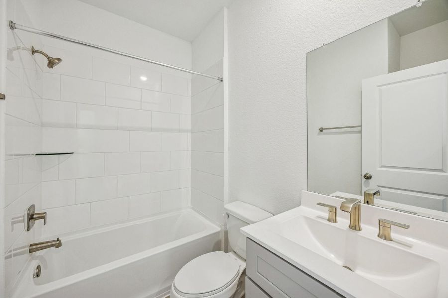 Furnished interior view inside a new home in Stokesbury, Waller (Image 13).