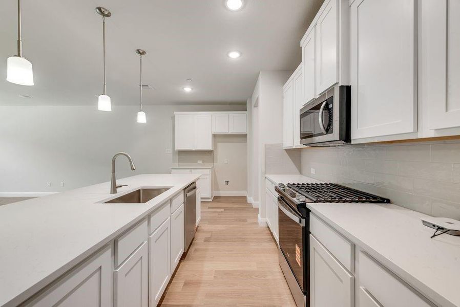 Furnished interior view inside a new home in Bayside, Rowlett (Image 12).