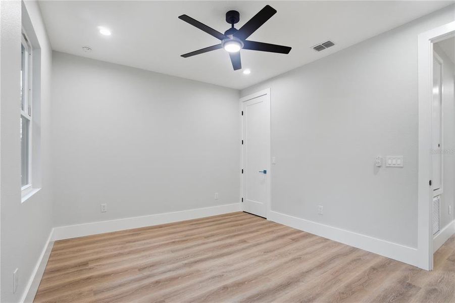 Spacious, unfurnished interior of a new home in , Belle Isle (Image 26).