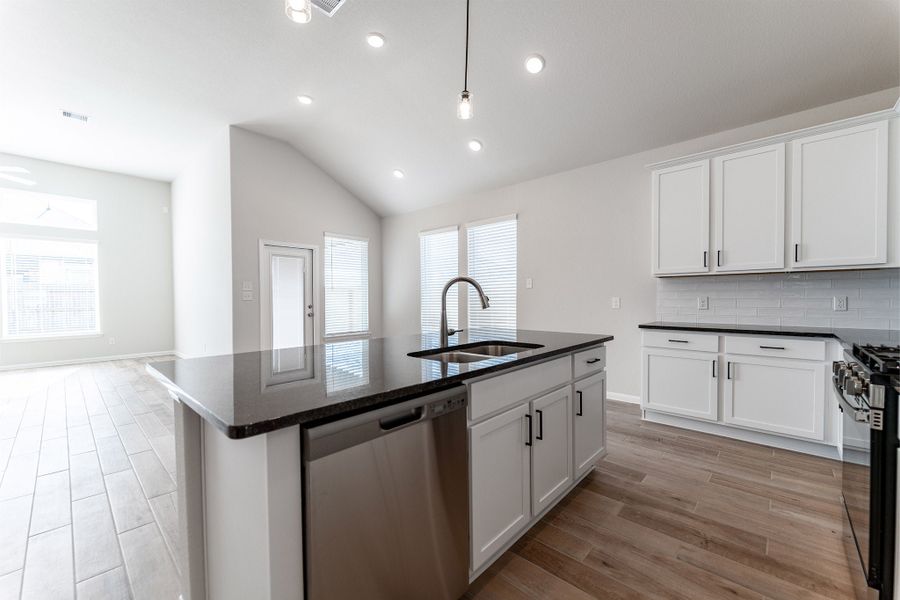 Furnished interior view inside a new home in Canterra Creek, Rosharon (Image 6).