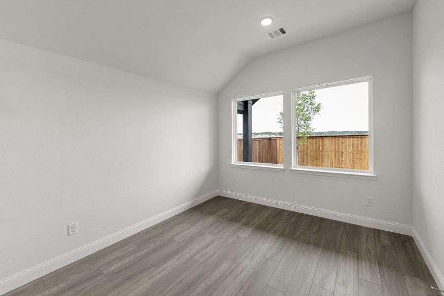 Spacious, unfurnished interior of a new home in Creekview Meadows, Pilot Point (Image 20).
