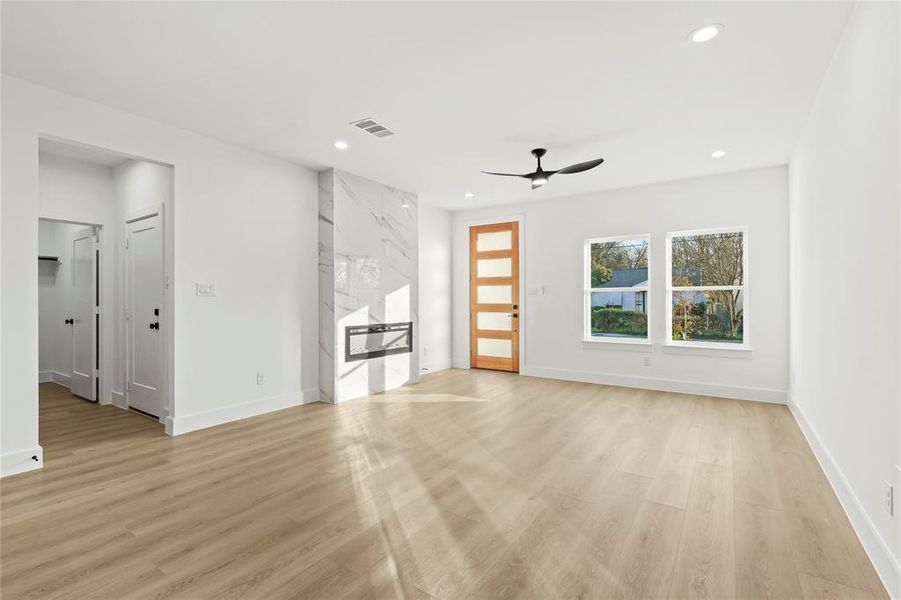 Spacious, unfurnished interior of a new home in , Dallas (Image 13).